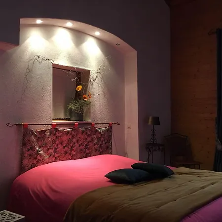 Les Ateliers D'art Modiste Et Formier 4*