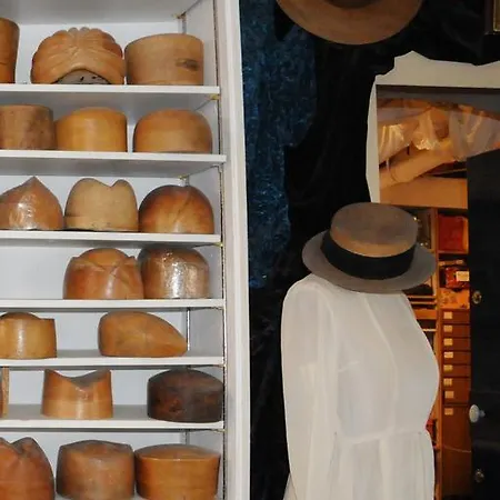 Les Ateliers D'art Modiste Et Formier