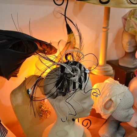 Les Ateliers D'art Modiste Et Formier 4*