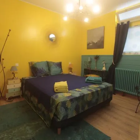 Bed & Breakfast Les Ateliers D'art Modiste Et Formier 4*
