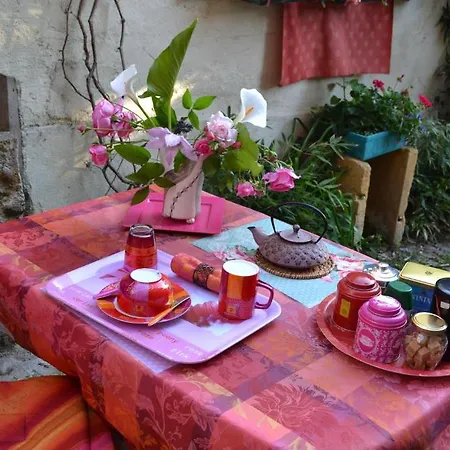 Les Ateliers D'art Modiste Et Formier 4*