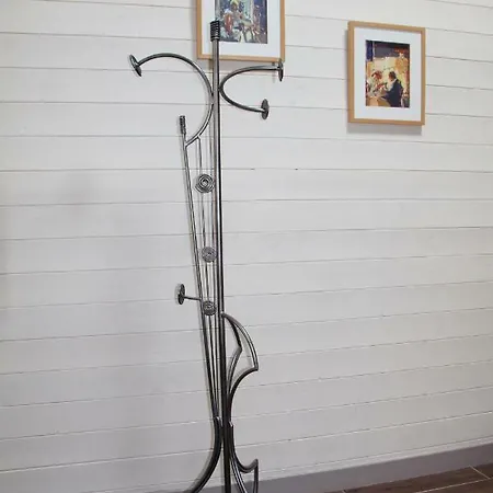 Les Ateliers D'art Modiste Et Formier