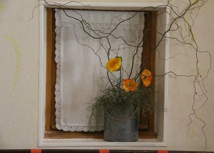 Les Ateliers D'art Modiste Et Formier B&B 로안