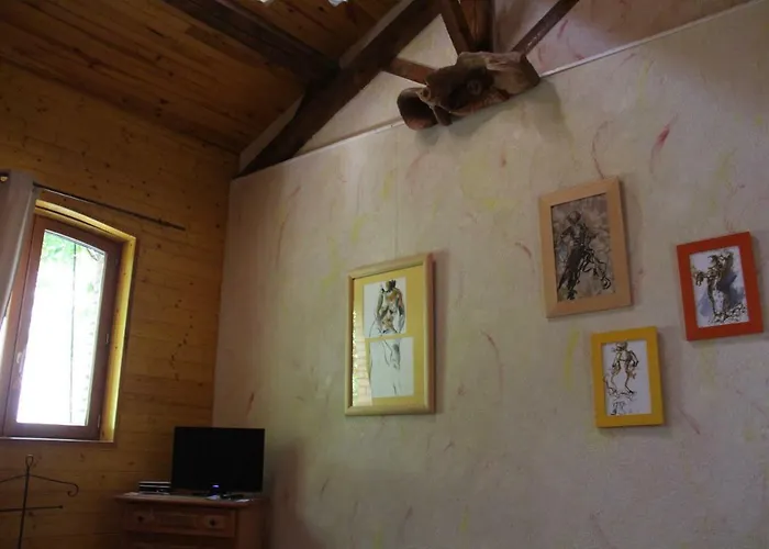 B&B Les Ateliers D'art Modiste Et Formier 4*