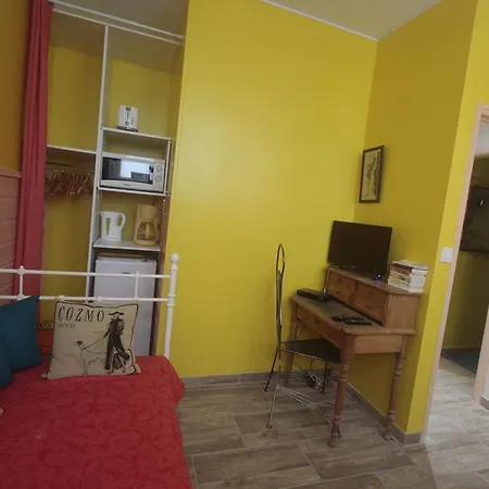 Les Ateliers D'art Modiste Et Formier