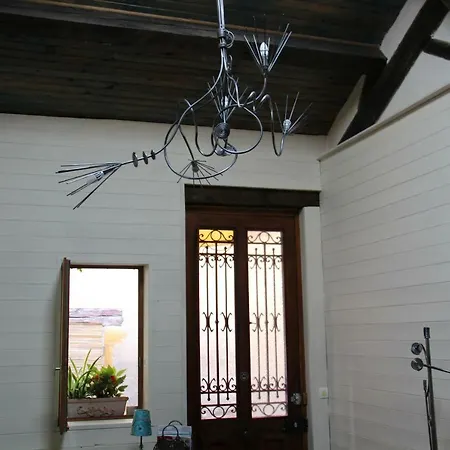 Les Ateliers D'art Modiste Et Formier 4*