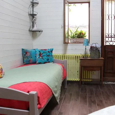 Les Ateliers D'art Modiste Et Formier Bed & Breakfast Roanne